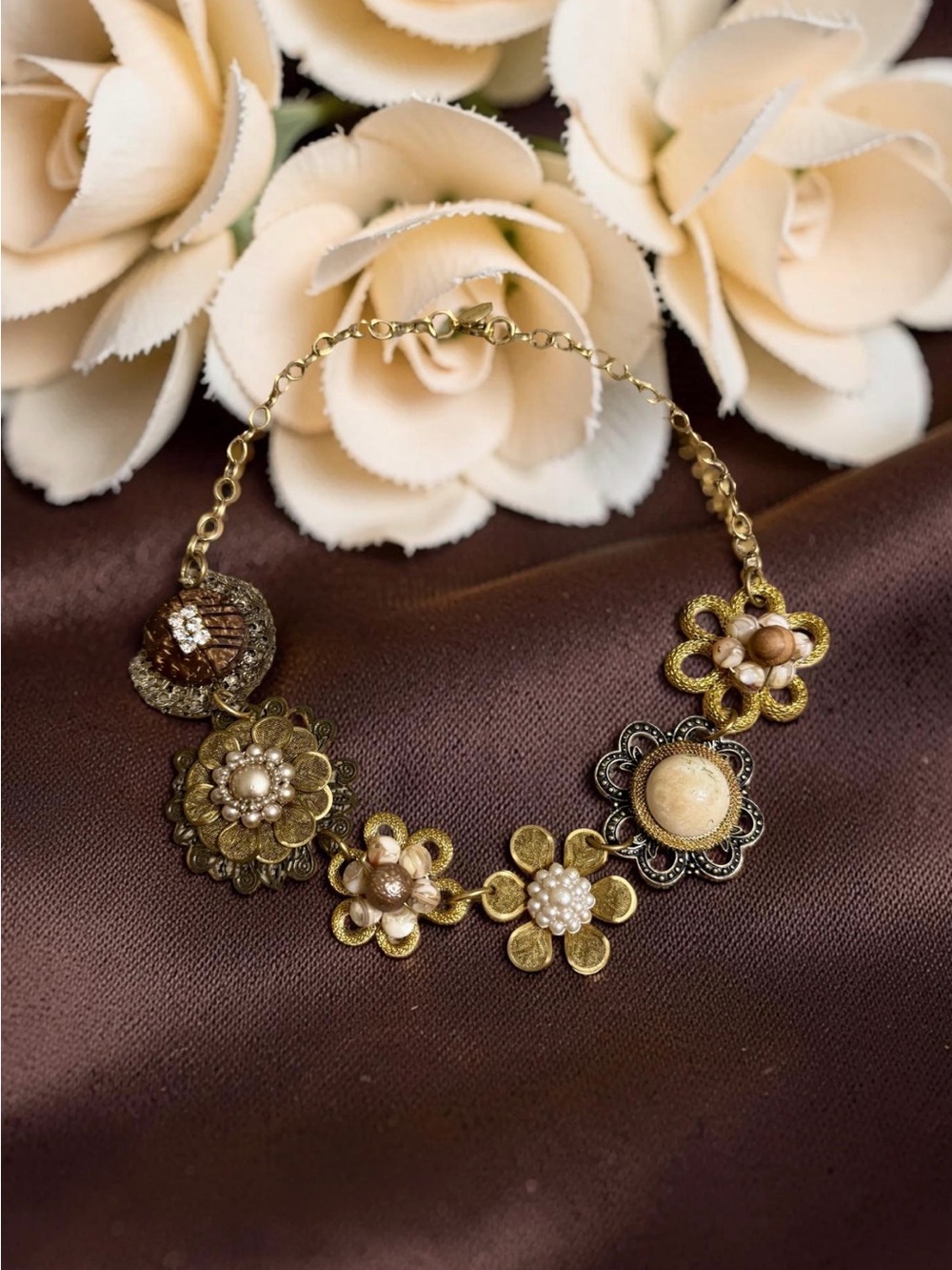 Vintage Signed Lenora Dame Gold-Tone Floral Pearl Necklace with Cream Accents